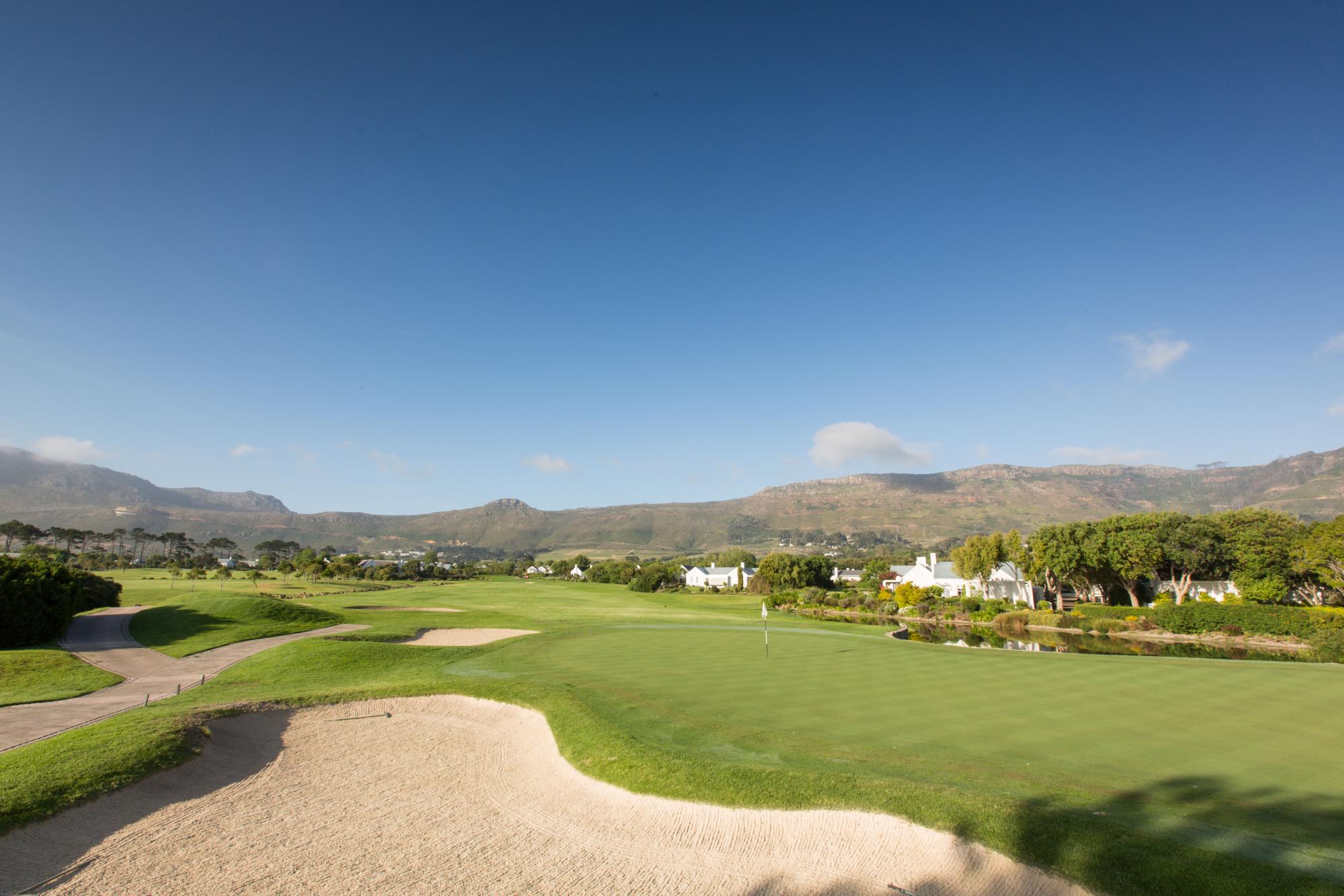 11th hole at Steenberg